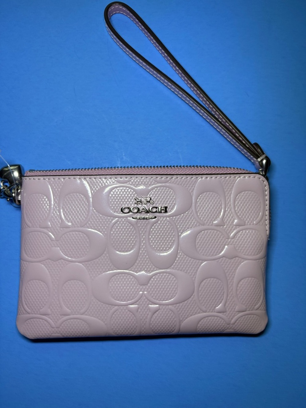 NWT COACH Light Violet Patent Signature Wristlet with Logo Plaque - Picture 2 of 7